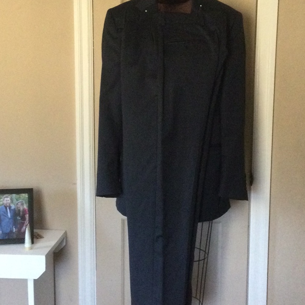 Mens 2 button Joseph Banks dark navy suit - Picture 2 of 5
